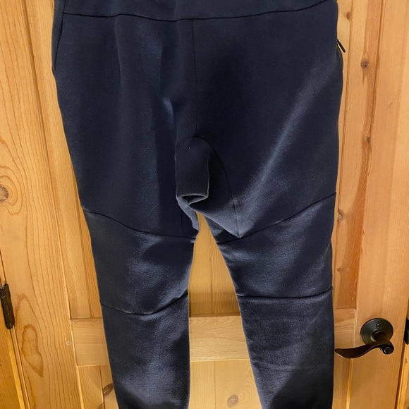 Nike tapered sweatpants - Picture 2 of 3